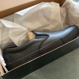 New in Box Non-slip leather work shoes